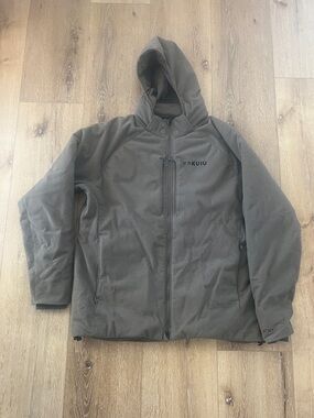 KUIU Men’s Hooded Fleece Jacket in Olive